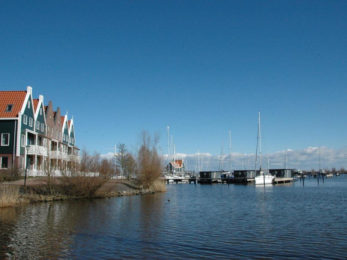 Beautiful Houseboat In The Harbour Of Near Centre Bateau-hôtel